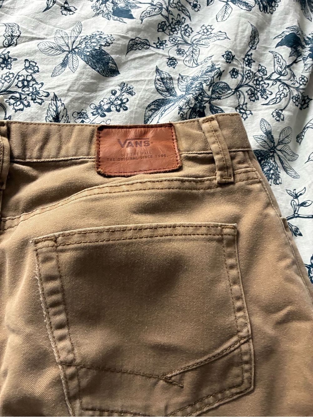 Vans Men’s beige Straight-Leg Chinos - Picture 4 of 5